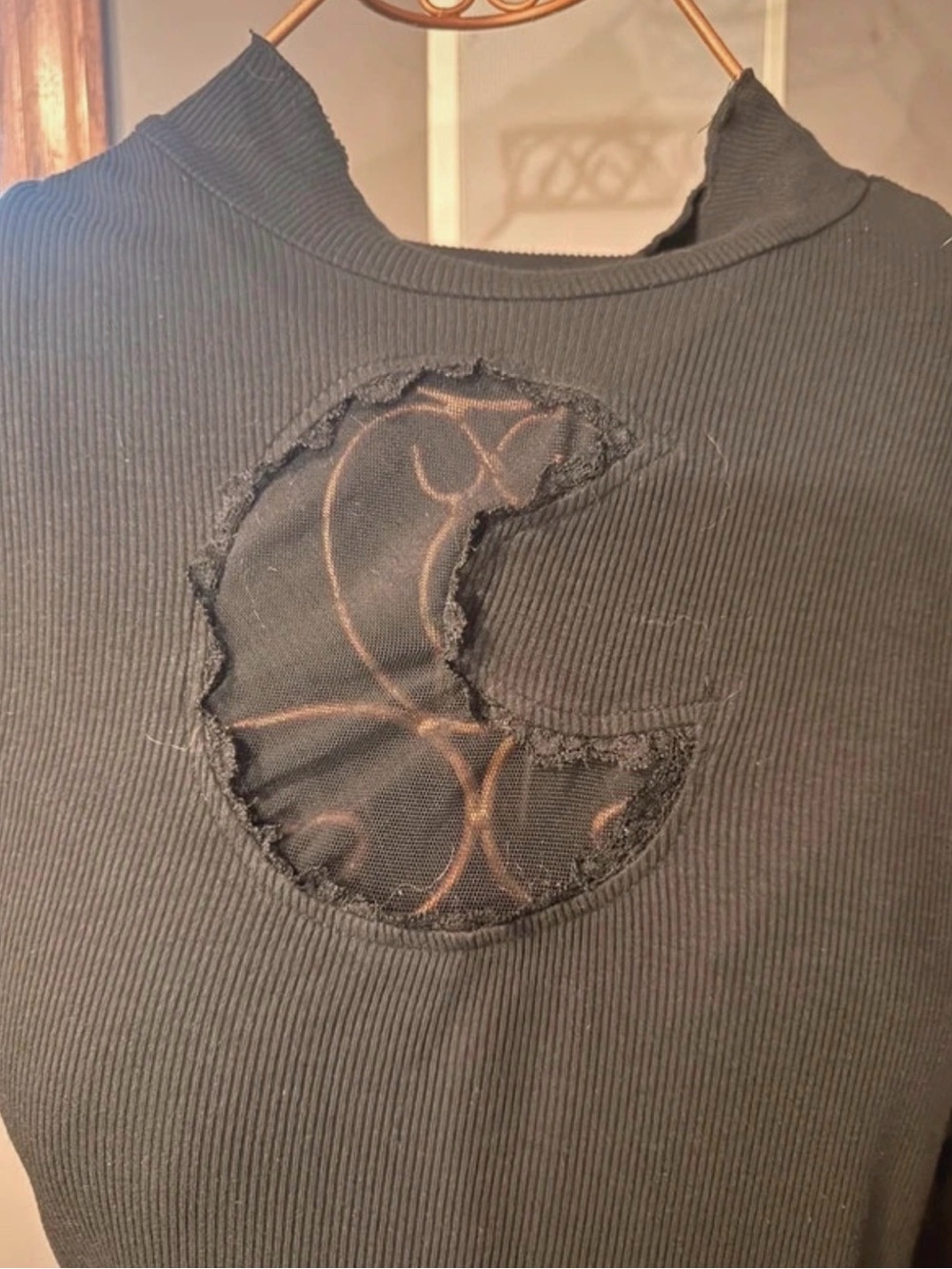 Hot Topic Moon Cutout Top - Picture 2 of 5
